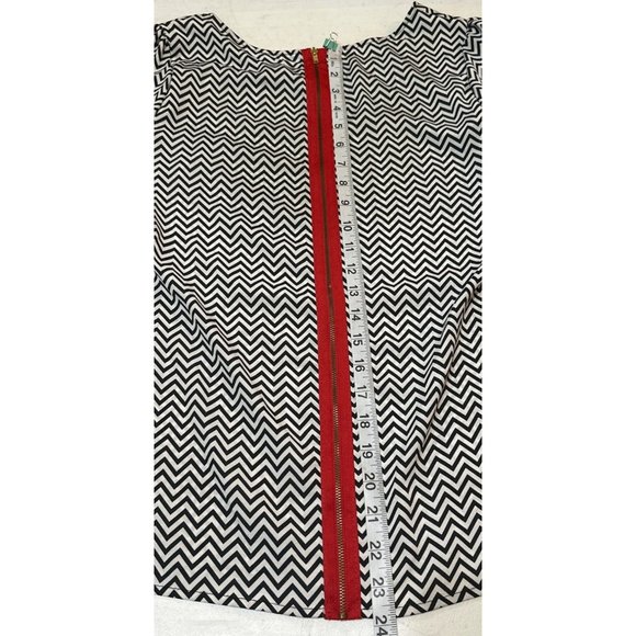 Bee Stitched Brand Chevron Blouse Black & White 100% Polyester Women Size Small - Picture 12 of 14
